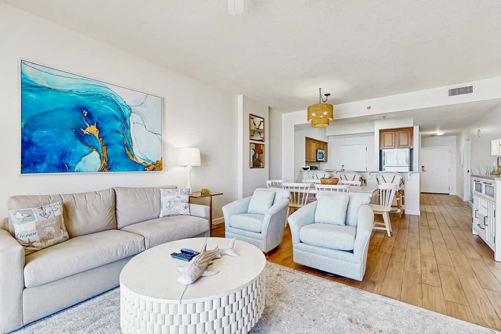 Private Gulf-front condo with resort amenities
