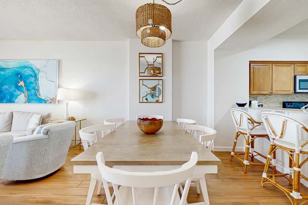 Private Gulf-front condo with resort amenities