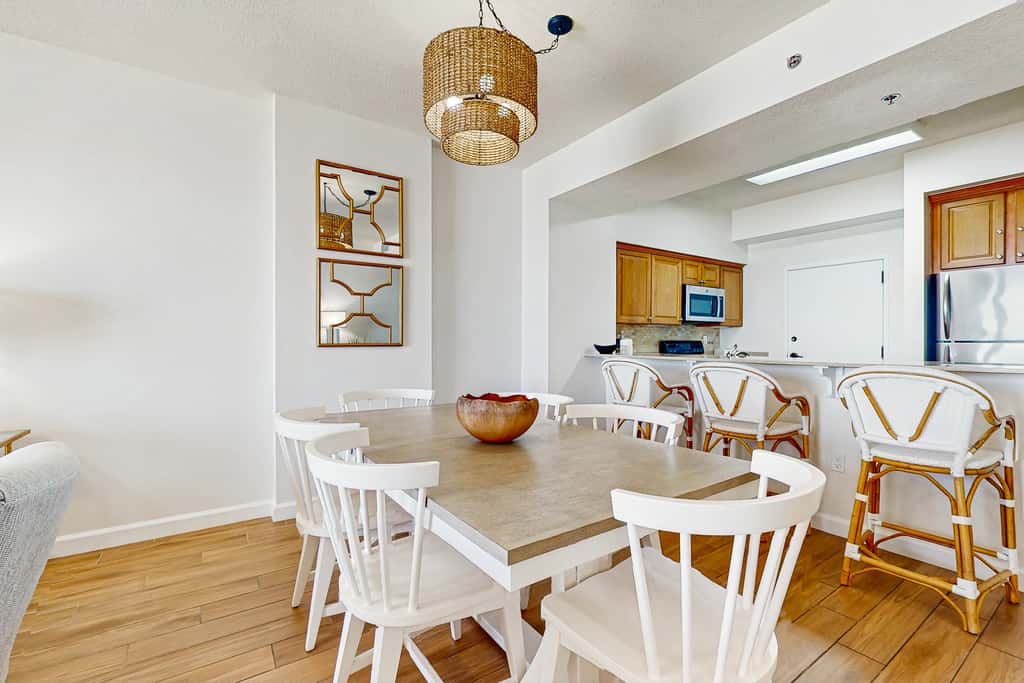 Private Gulf-front condo with resort amenities