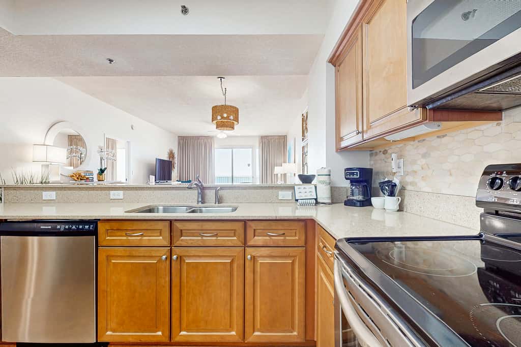 Private Gulf-front condo with resort amenities