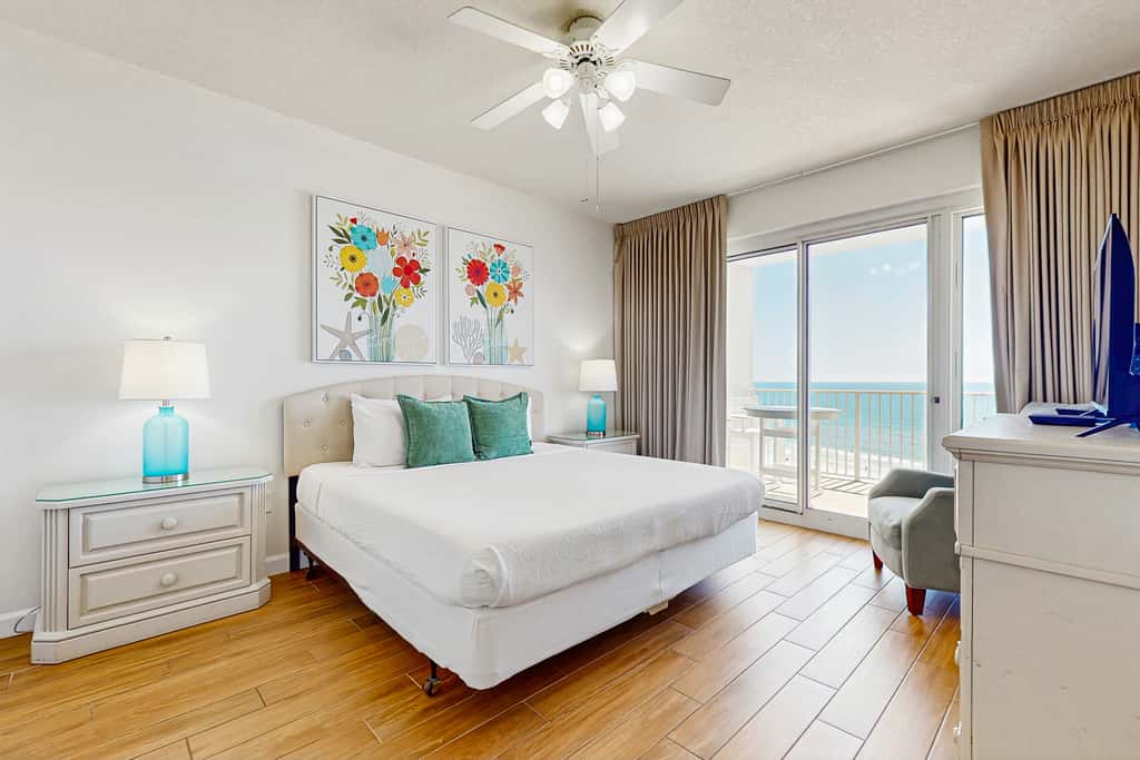 Private Gulf-front condo with resort amenities