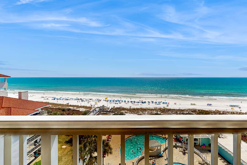 Private Gulf-front condo with resort amenities