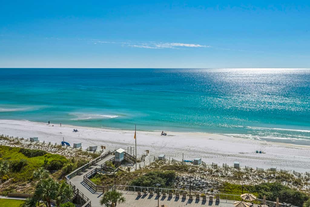 Private Gulf-front condo with resort amenities