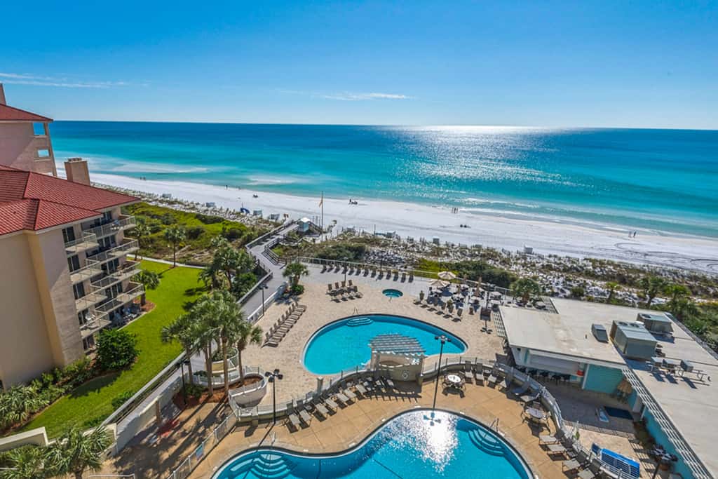 Private Gulf-front condo with resort amenities