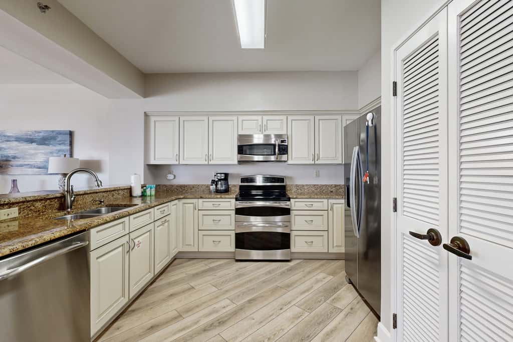 3BR beachfront condo with Gulf views