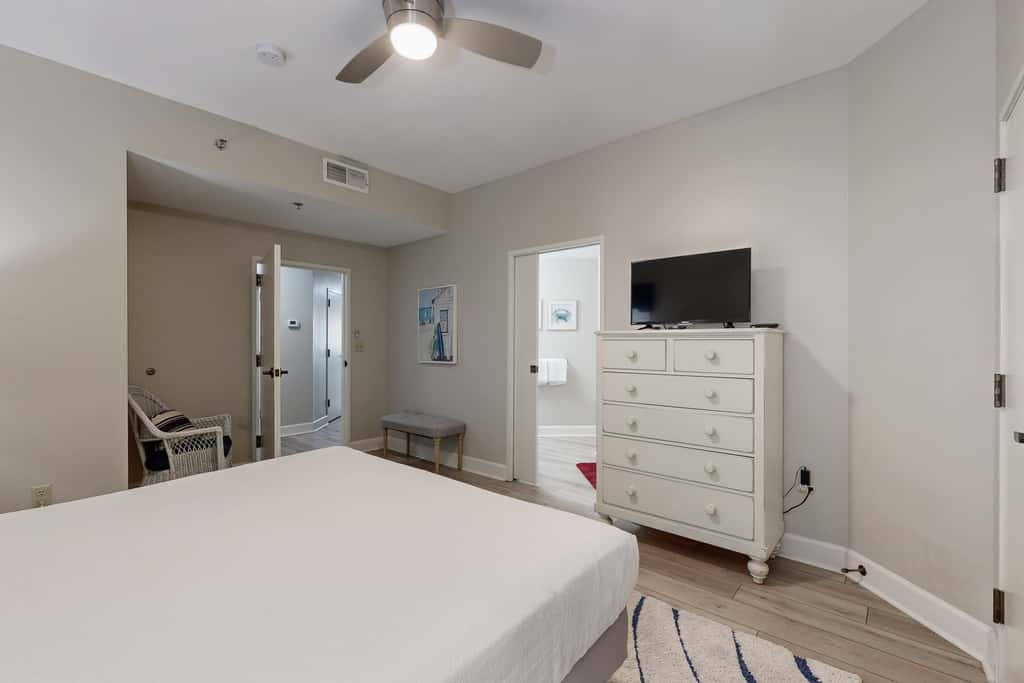 3BR beachfront condo with Gulf views