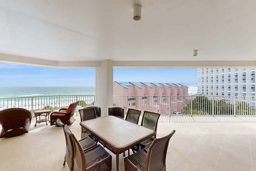 3BR beachfront condo with Gulf views