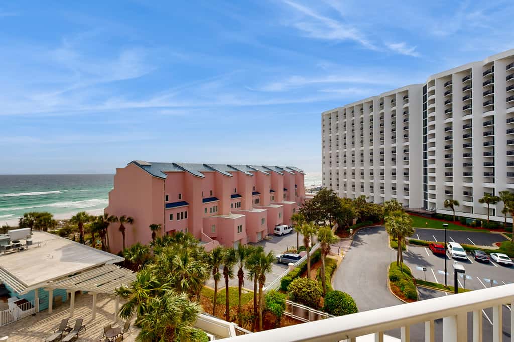 3BR beachfront condo with Gulf views