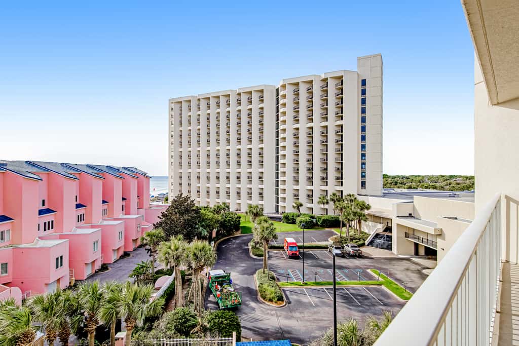 3BR beachfront condo with Gulf views