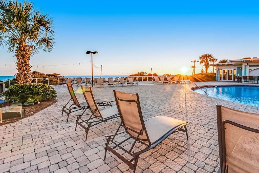 3BR beachfront condo with Gulf views