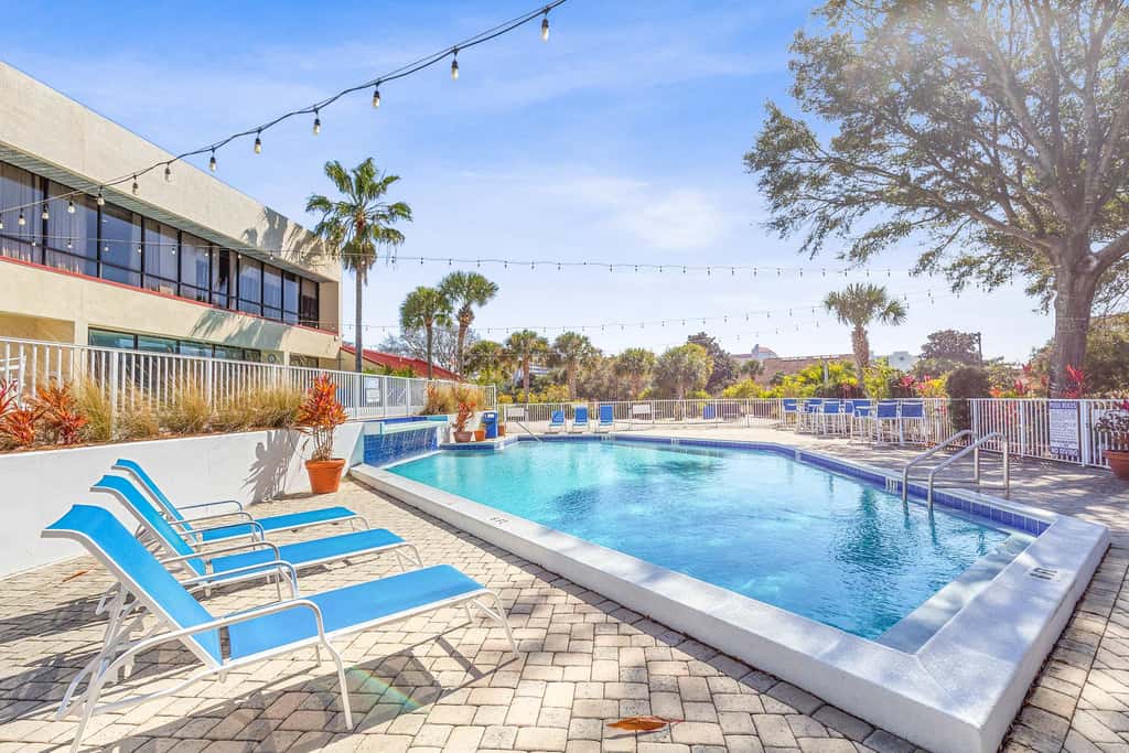3BR beachfront condo with Gulf views