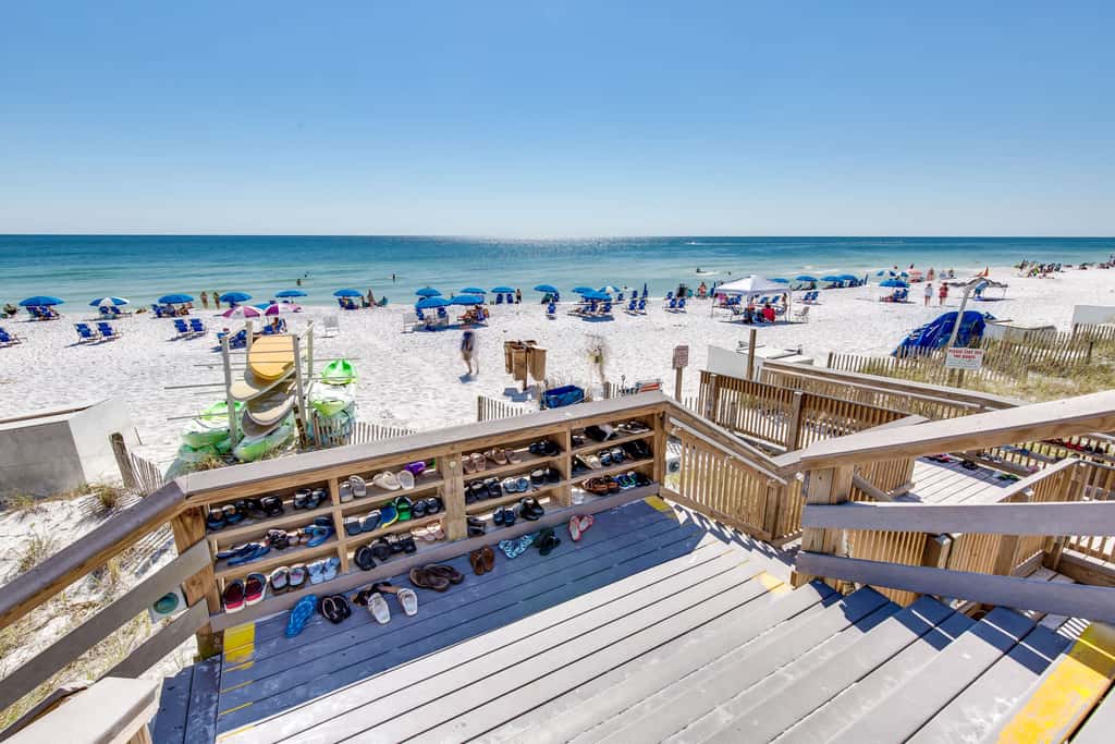 3BR beachfront condo with Gulf views