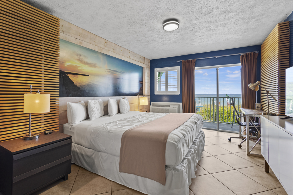 Oceanfront Inn Room #17- Ocean View Balcony, King Bed