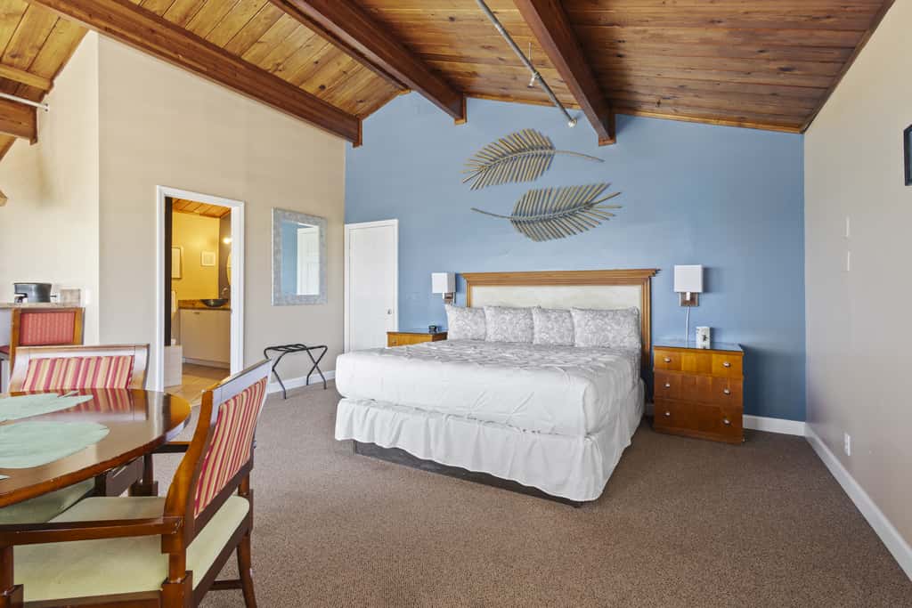 Oceanfront Inn Suite #12- Ocean View Balcony - King Bed