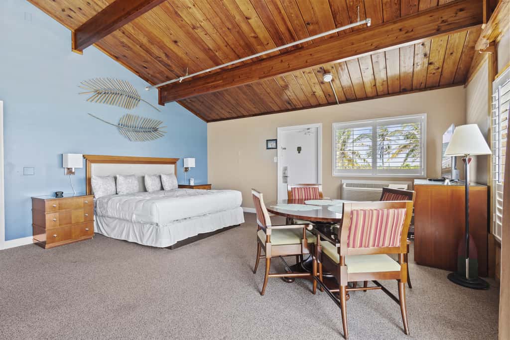 Oceanfront Inn Suite #12- Ocean View Balcony - King Bed