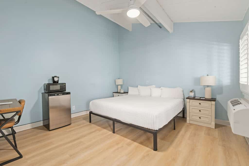 Oceanfront Inn, Standard Room, King Bed, Town View, #11