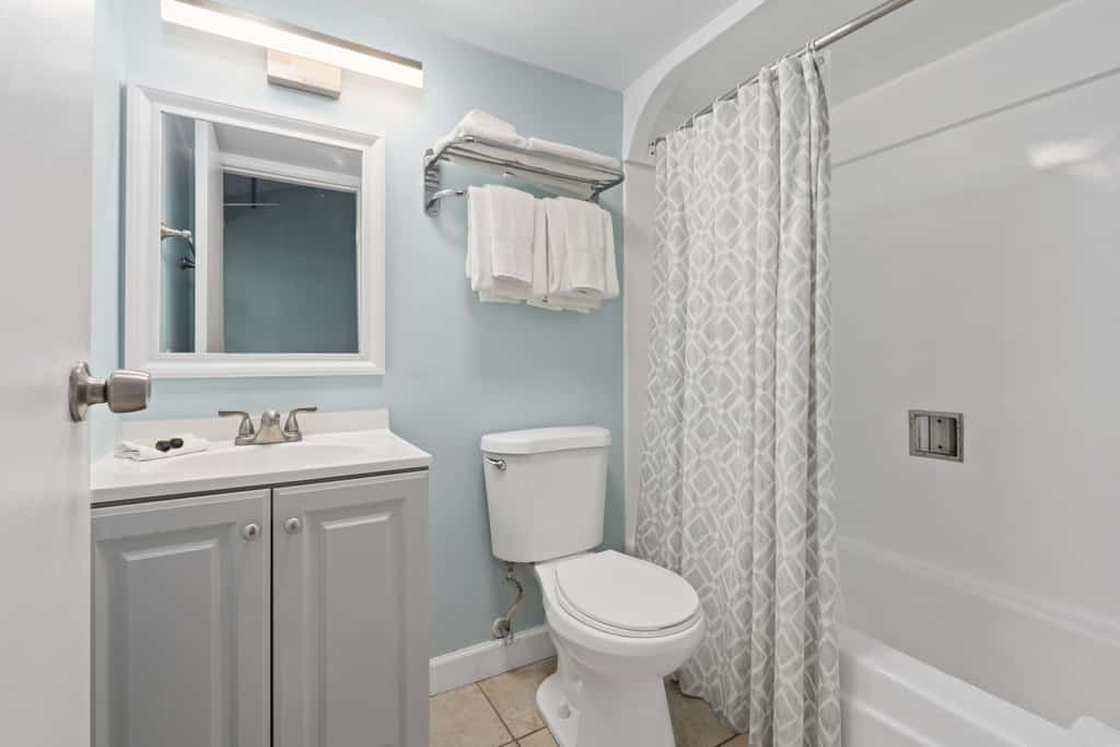 Oceanfront Inn, Standard Room, King Bed, Town View, #11
