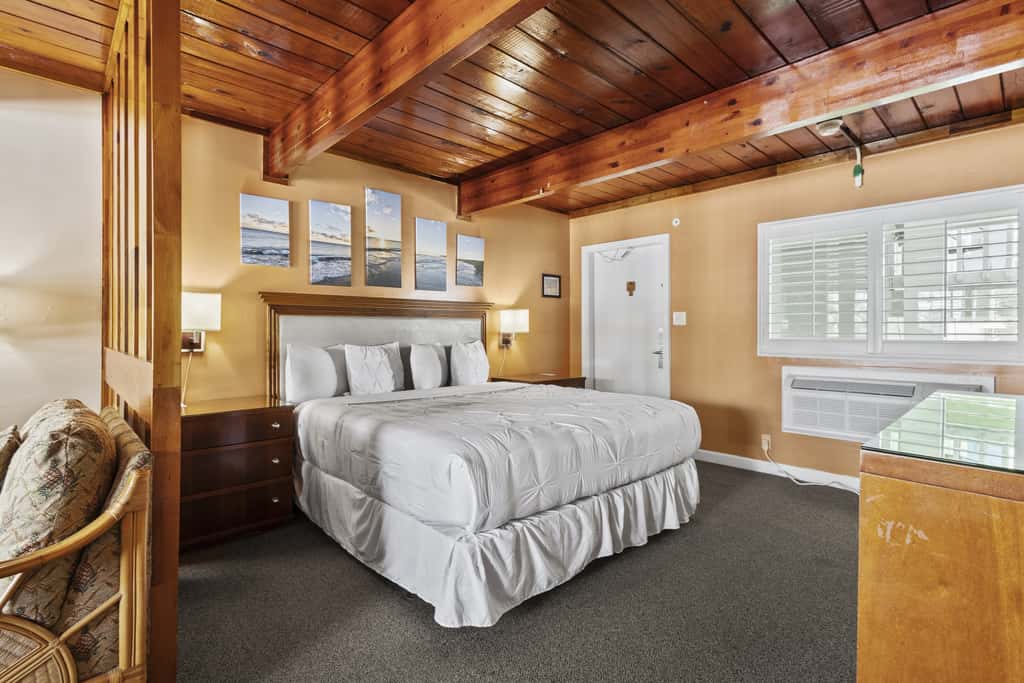 Oceanfront Inn Suite #6- King Bed