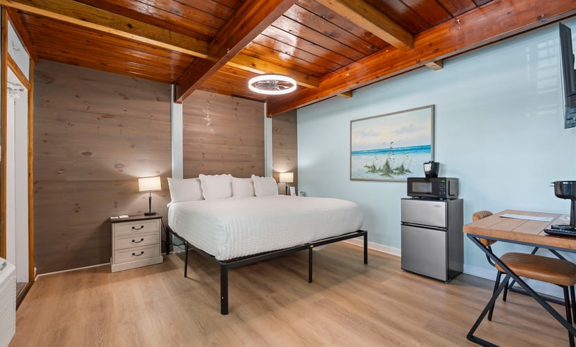 Oceanfront Inn, Town View, King Bed, #5