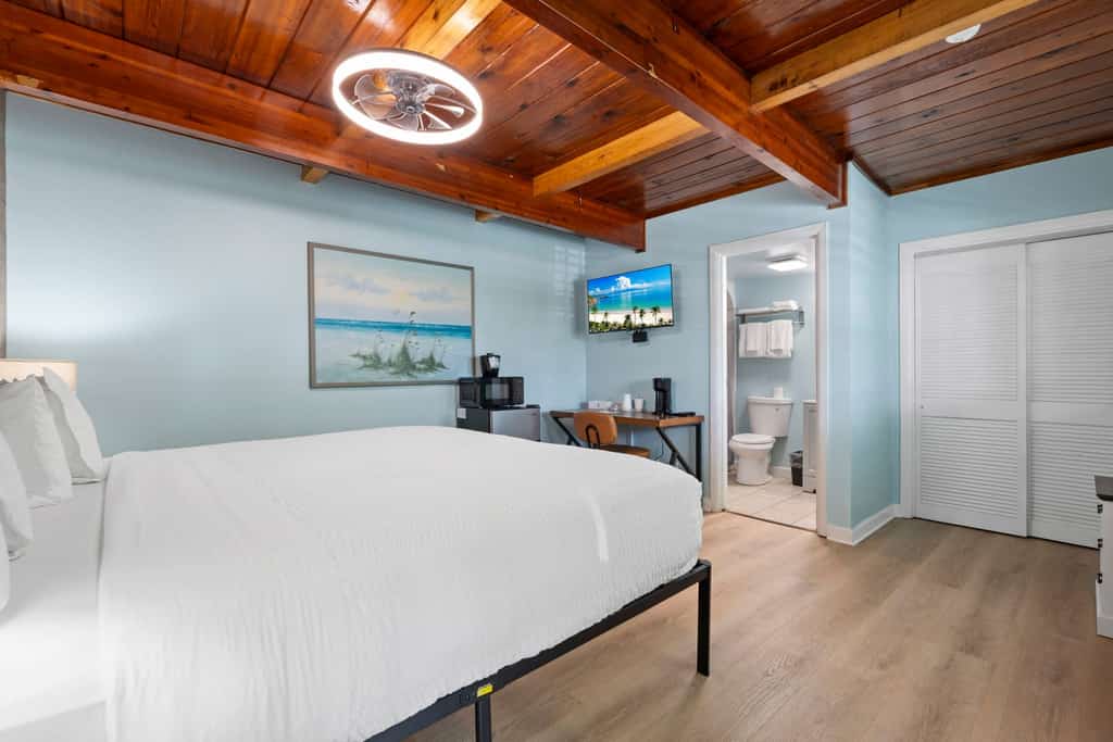 Oceanfront Inn, Town View, King Bed, #5