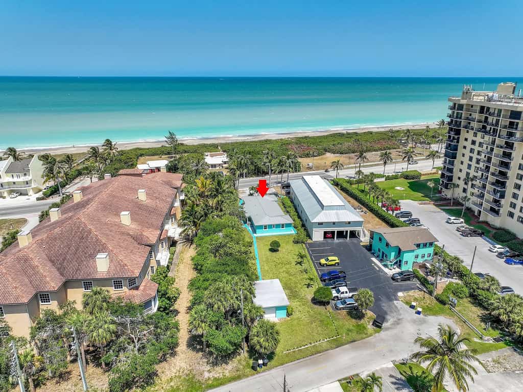 Renovated Beach Villa: 350ft to Ocean, Walk to Inlet & Jetty - 2BR/2BA Near Downtown Fort Pierce