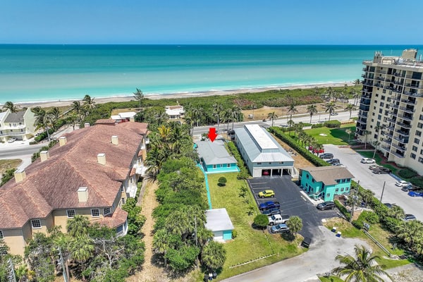 Renovated Beach Villa: 350ft to Ocean, Walk to Inlet & Jetty - 2BR/2BA Near Downtown Fort Pierce