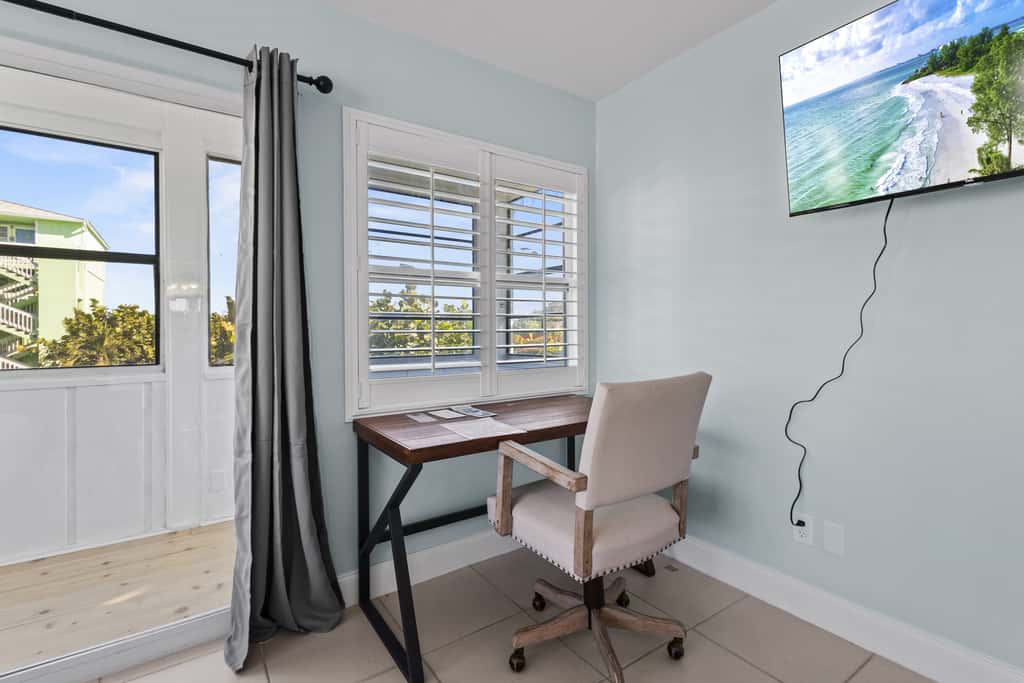 Oceanfront Inn Room #1 - Standard Room, King Bed