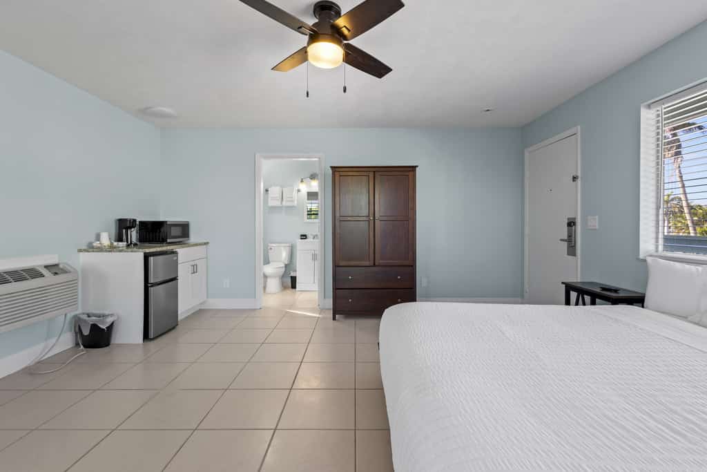 Hotel Room with Balcony- King Bed #1