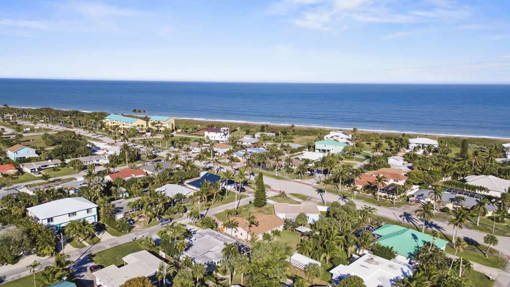 Location & Comfort - Relaxing Island Living