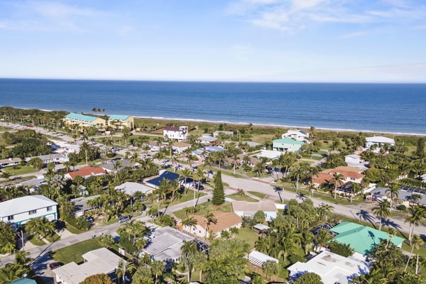 Location & Comfort - Relaxing Island Living