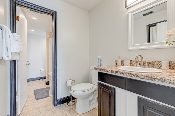 3BR/2.5BA Indialantic Duplex: Dog-Friendly Fenced Yard, Walk to Paradise Beach & Private Balcony