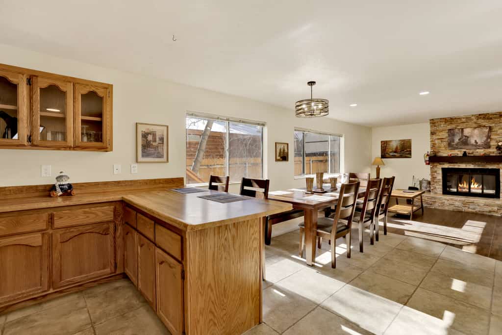 Experience the serene 2596-Pine Woods Retreat in Sugarloaf, with forest views!