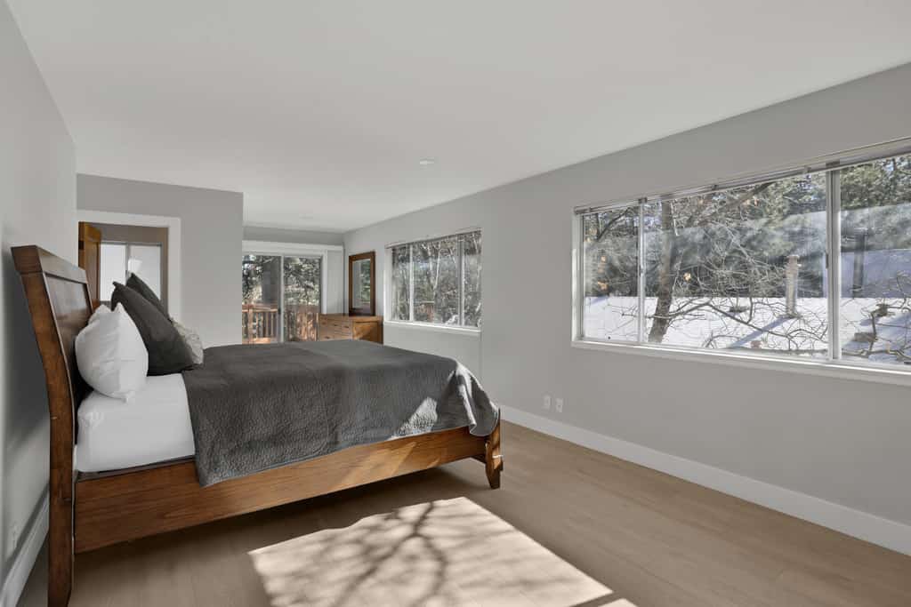 Experience the serene 2596-Pine Woods Retreat in Sugarloaf, with forest views!