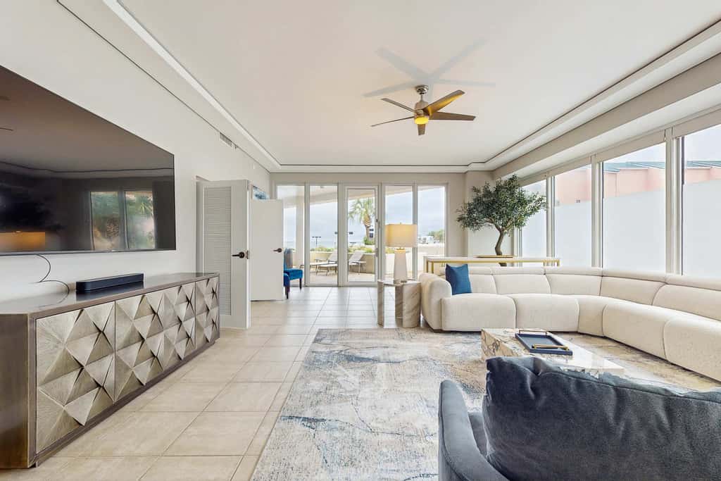 Exclusive Gulf view 3BR, pool & tennis
