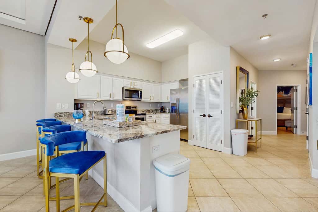 Exclusive Gulf view 3BR, pool & tennis