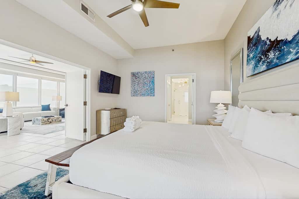 Exclusive Gulf view 3BR, pool & tennis