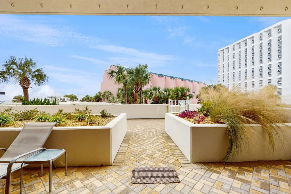 Exclusive Gulf view 3BR, pool & tennis