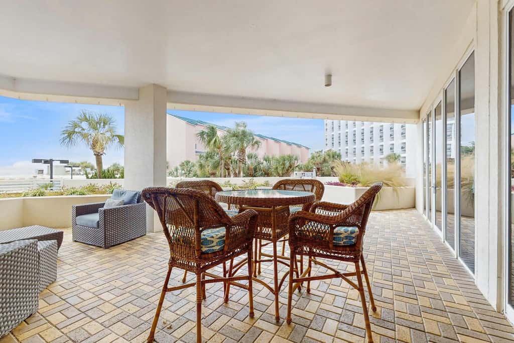 Exclusive Gulf view 3BR, pool & tennis