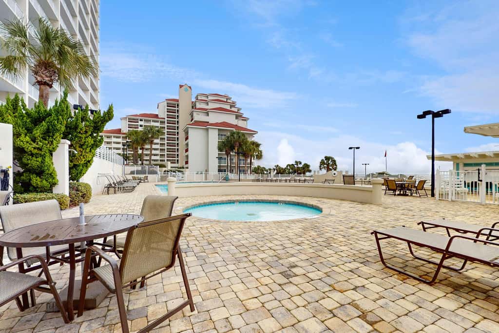 Exclusive Gulf view 3BR, pool & tennis