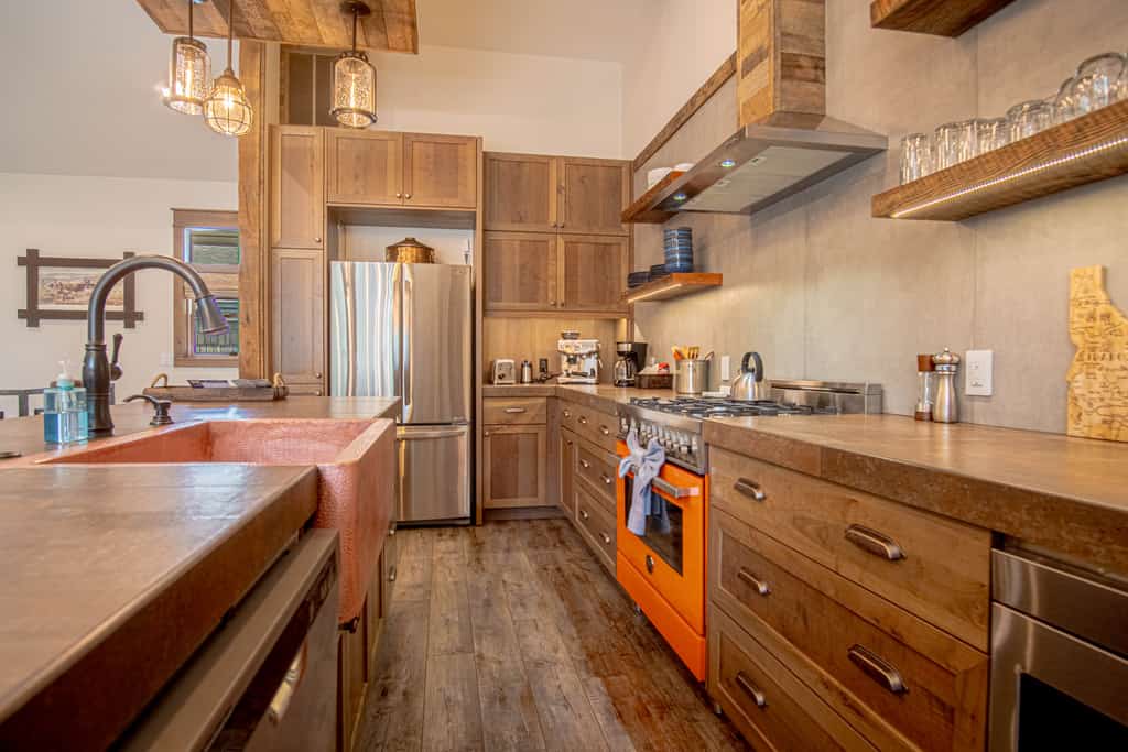 DT Ketchum - Chill, Two-Story Getaway w/ a Gourmet Kitchen - Walk Downtown & to River Run Lifts