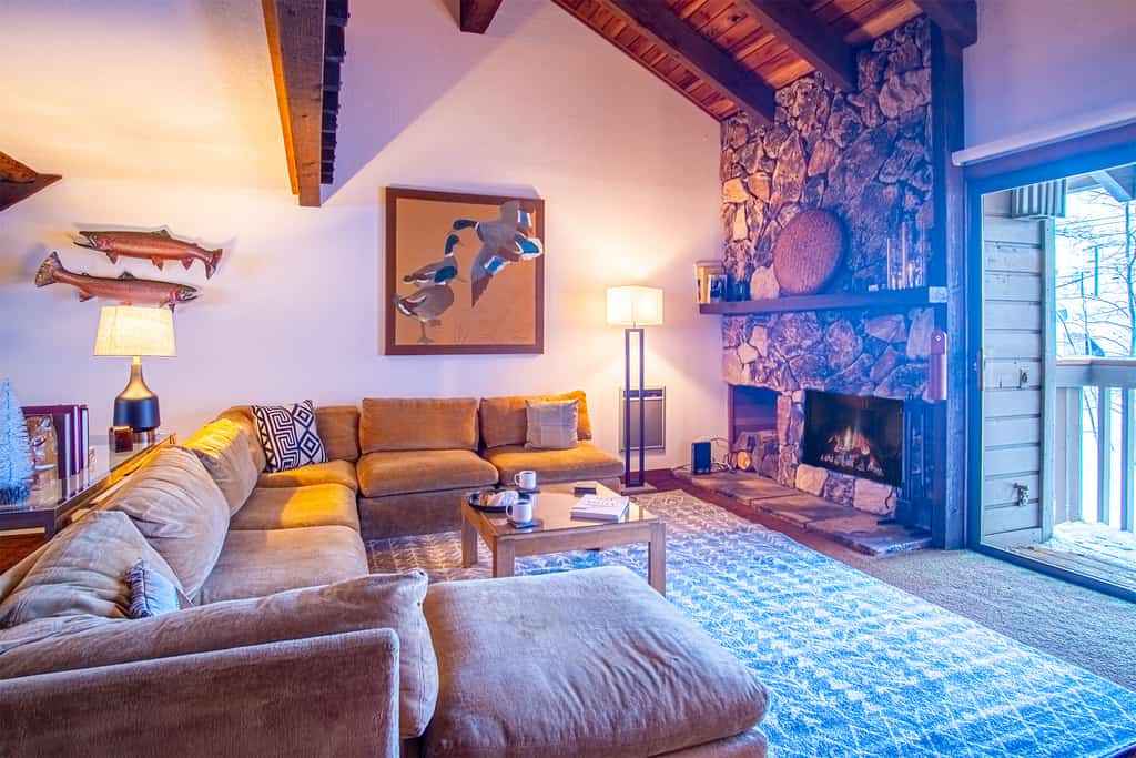 Snow Creek 1553 - Ski-in/Ski-out + Pool & Hot Tub
