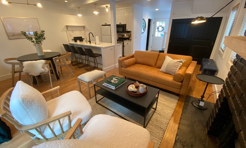Andora Villa #123 Newly Remodeled 2 BR / 2Bath, Centrally Located, Close to Town Center
