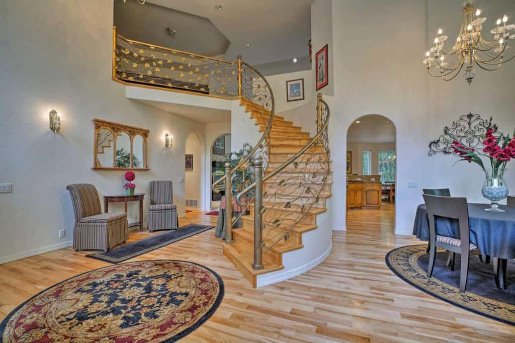 Grand Hailey Home by Big Wood River and Sun Valley! is located in Hailey.
