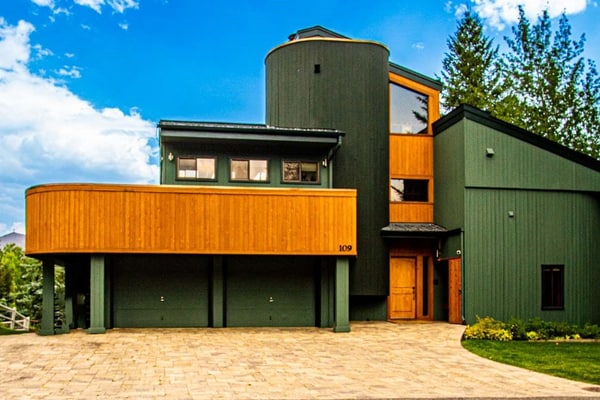 Corrock Style - Luxury Hot Tub Home near Ski Lifts & Downtown Ketchum!