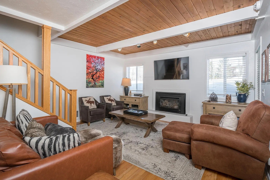 Pinewood Condo 124