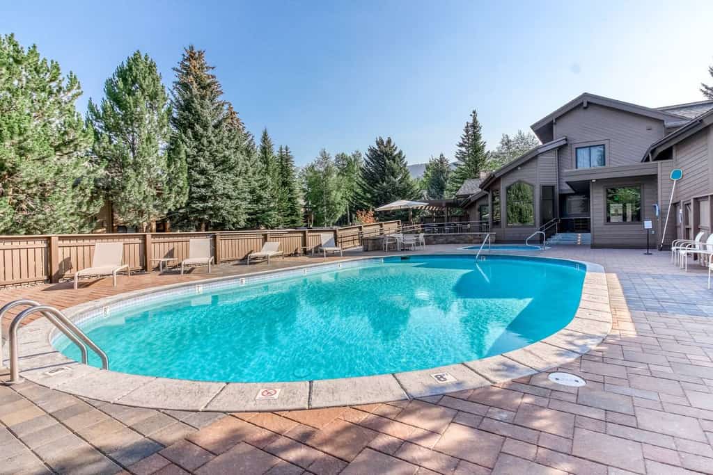 Snow Creek 1541 - Ski-in/Ski-out + Pool & Hot Tub
