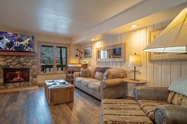 SV131 - Walk to Lifts & Town - Hot Tub & Pool