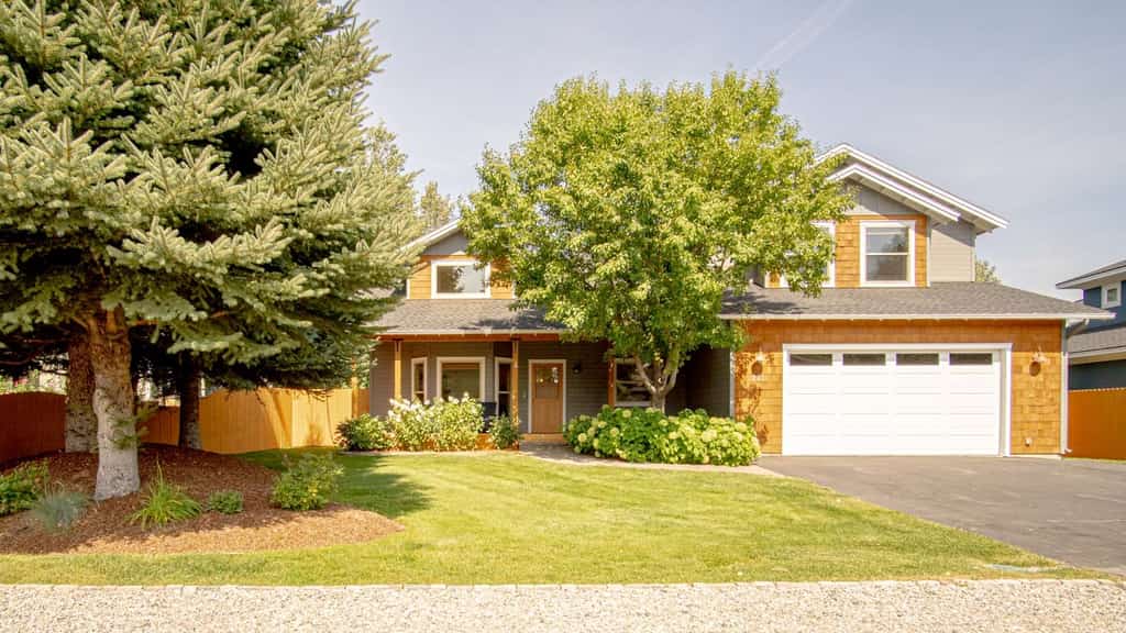Cranbrook Cottage - Family Home + Hot Tub + Pool Table