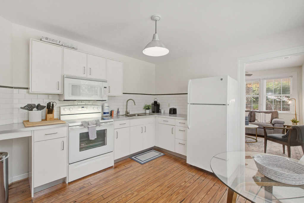 Charming Charleston Bungalow Near Downtown w/ WiFi and AC