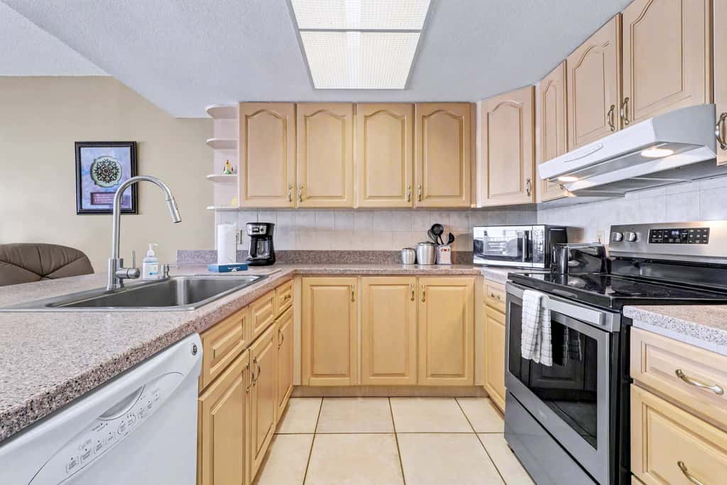 Gulf-Front Condo with Pool & Stunning Sunset Views